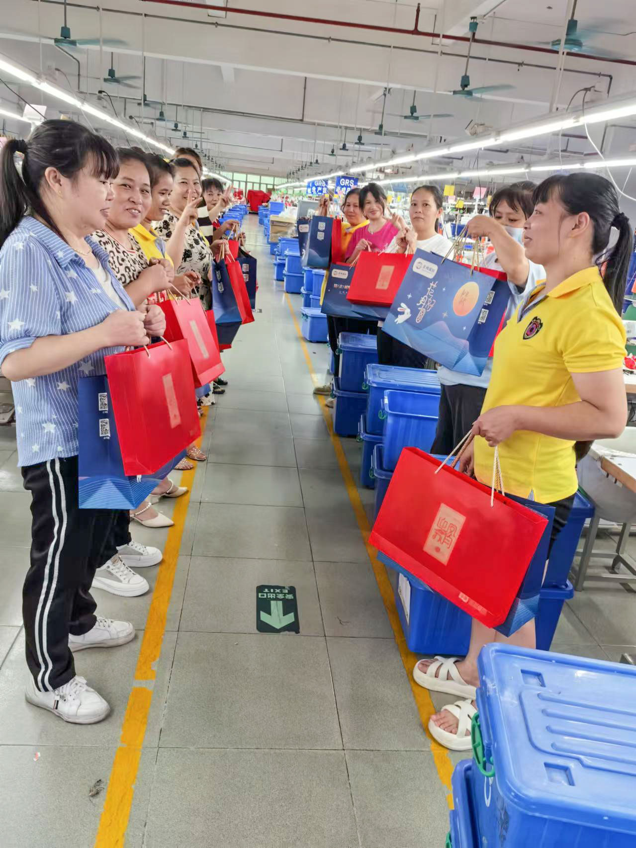 明月照千里，福利暖人心。東莞京福、京緯、京翼服裝有限公司發中秋節福利啦!(圖29)